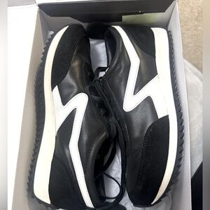 NEW Rag and Bone black and white sneakers/runners 8.5 New in box